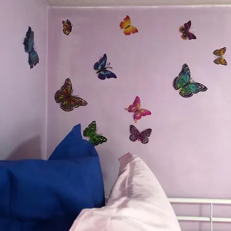 Female Dorm- Femme Dortoir Paris 8Pm-10Am Hostel Bobigny