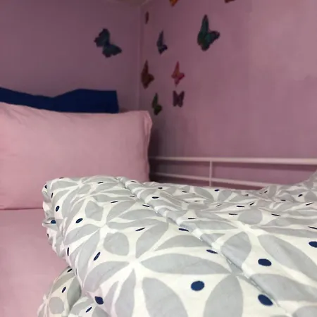 Female Dorm- Femme Dortoir Paris 8Pm-10Am Bobigny